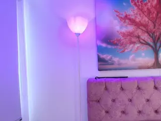 Julianaa-Castro's Live Sex Cam Show