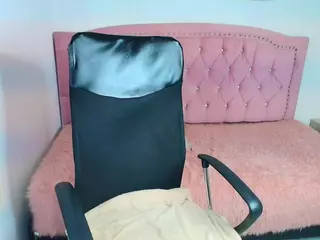 lilytk's Live Sex Cam Show