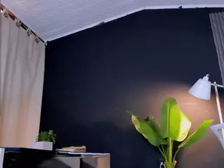 misssnaomi's Live Sex Cam Show
