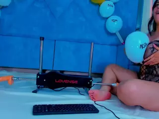 Purple-girls's Live Sex Cam Show