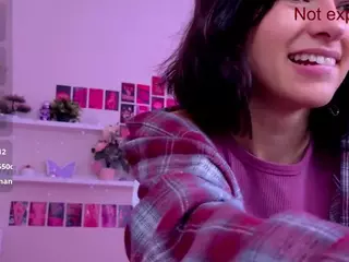 VivianLy's Live Sex Cam Show