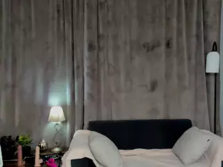 EmilySuon's Live Sex Cam Show