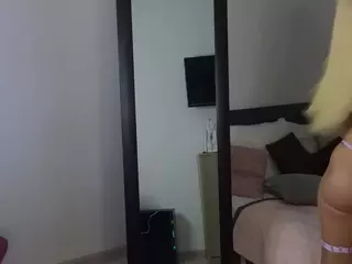 EmilySuon's Live Sex Cam Show