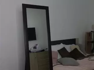 EmilySuon's Live Sex Cam Show
