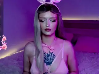 MiaLaly's Live Sex Cam Show