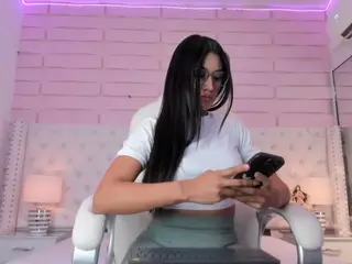 alondra77's Live Sex Cam Show