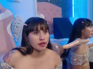 EvaaRoux's Live Sex Cam Show