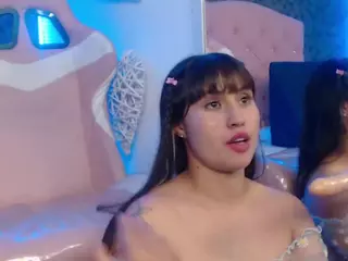 EvaaRoux's Live Sex Cam Show