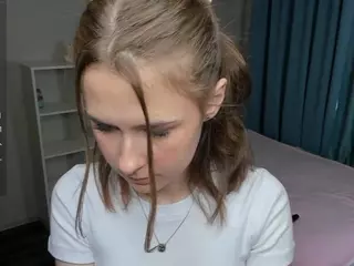 GaynaCowee's Live Sex Cam Show