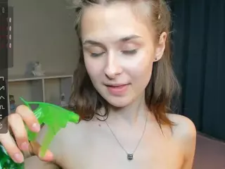 GaynaCowee's Live Sex Cam Show