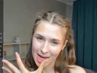 GaynaCowee's Live Sex Cam Show