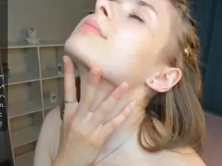 GaynaCowee's Live Sex Cam Show