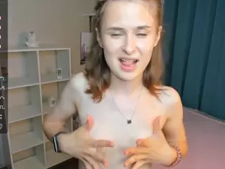 GaynaCowee's Live Sex Cam Show