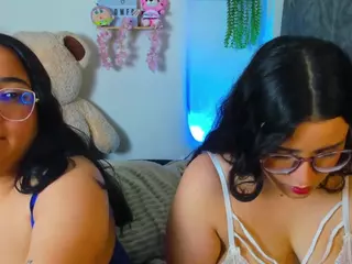 maddie-and-chelsea's Live Sex Cam Show