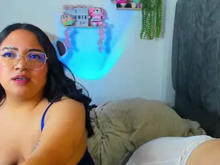 maddie-and-chelsea's Live Sex Cam Show