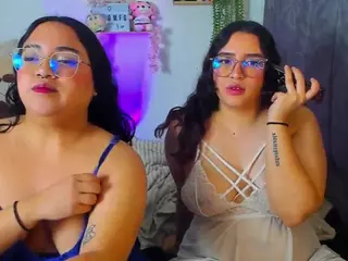 maddie-and-chelsea's Live Sex Cam Show