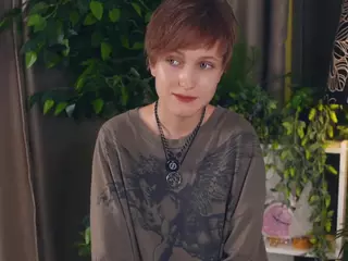 Henrietta's Live Sex Cam Show
