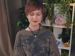 Henrietta's Live Sex Cam Show