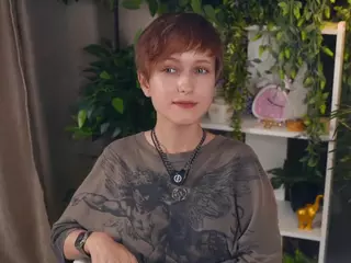 Henrietta's Live Sex Cam Show
