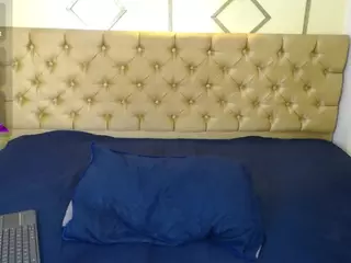 EstrellaDeCarne's Live Sex Cam Show