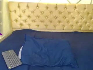 EstrellaDeCarne's Live Sex Cam Show