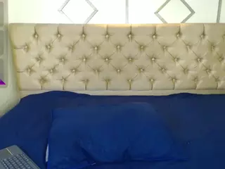 EstrellaDeCarne's Live Sex Cam Show