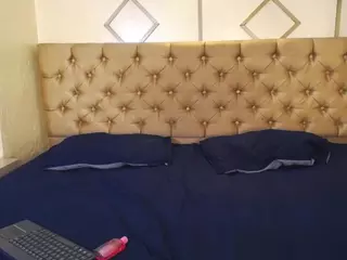 EstrellaDeCarne's Live Sex Cam Show