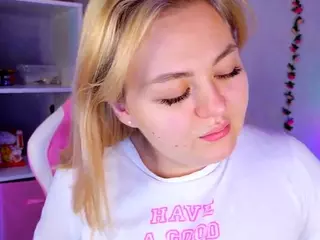 HornyCakee's Live Sex Cam Show