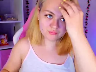 HornyCakee's Live Sex Cam Show