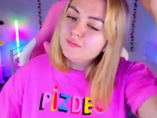 HornyCakee's Live Sex Cam Show