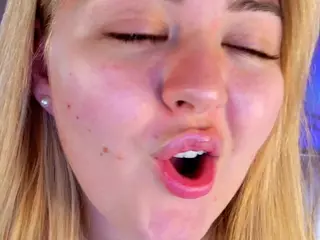 HornyCakee's Live Sex Cam Show