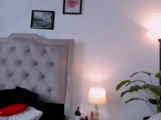 luuna-1's Live Sex Cam Show