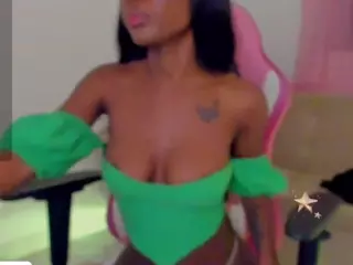VQueen's Live Sex Cam Show