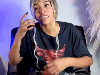 XcristalweetX's Live Sex Cam Show