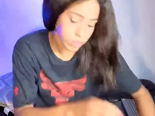 XcristalweetX's Live Sex Cam Show