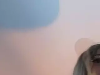 XcristalweetX's Live Sex Cam Show