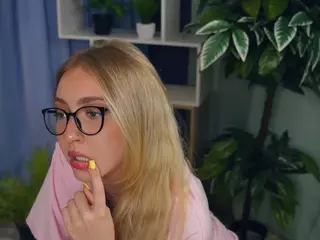 ZeldaClaxton's Live Sex Cam Show