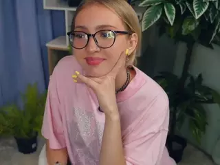 ZeldaClaxton's Live Sex Cam Show