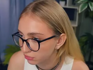 ZeldaClaxton's Live Sex Cam Show