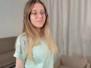 AlodiaDelmore's Live Sex Cam Show