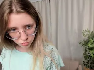 AlodiaDelmore's Live Sex Cam Show