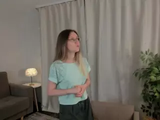 AlodiaDelmore's Live Sex Cam Show