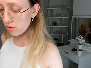AlodiaDelmore's Live Sex Cam Show