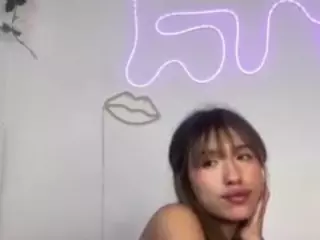 Cute-candyy's Live Sex Cam Show