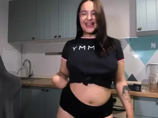 fuckdoll18's Live Sex Cam Show