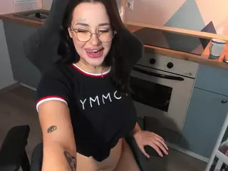fuckdoll18's Live Sex Cam Show