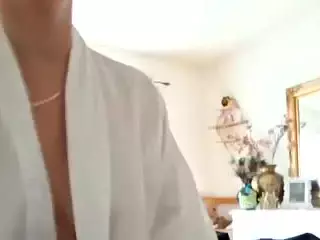 Nami Le's Live Sex Cam Show