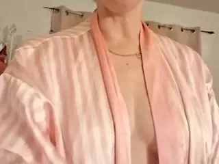 Nami Le's Live Sex Cam Show