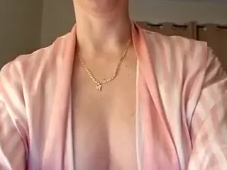 Nami Le's Live Sex Cam Show