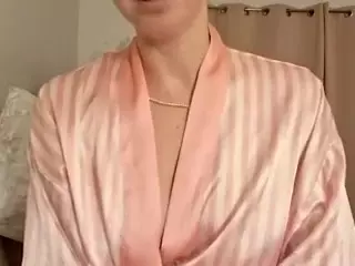Nami Le's Live Sex Cam Show